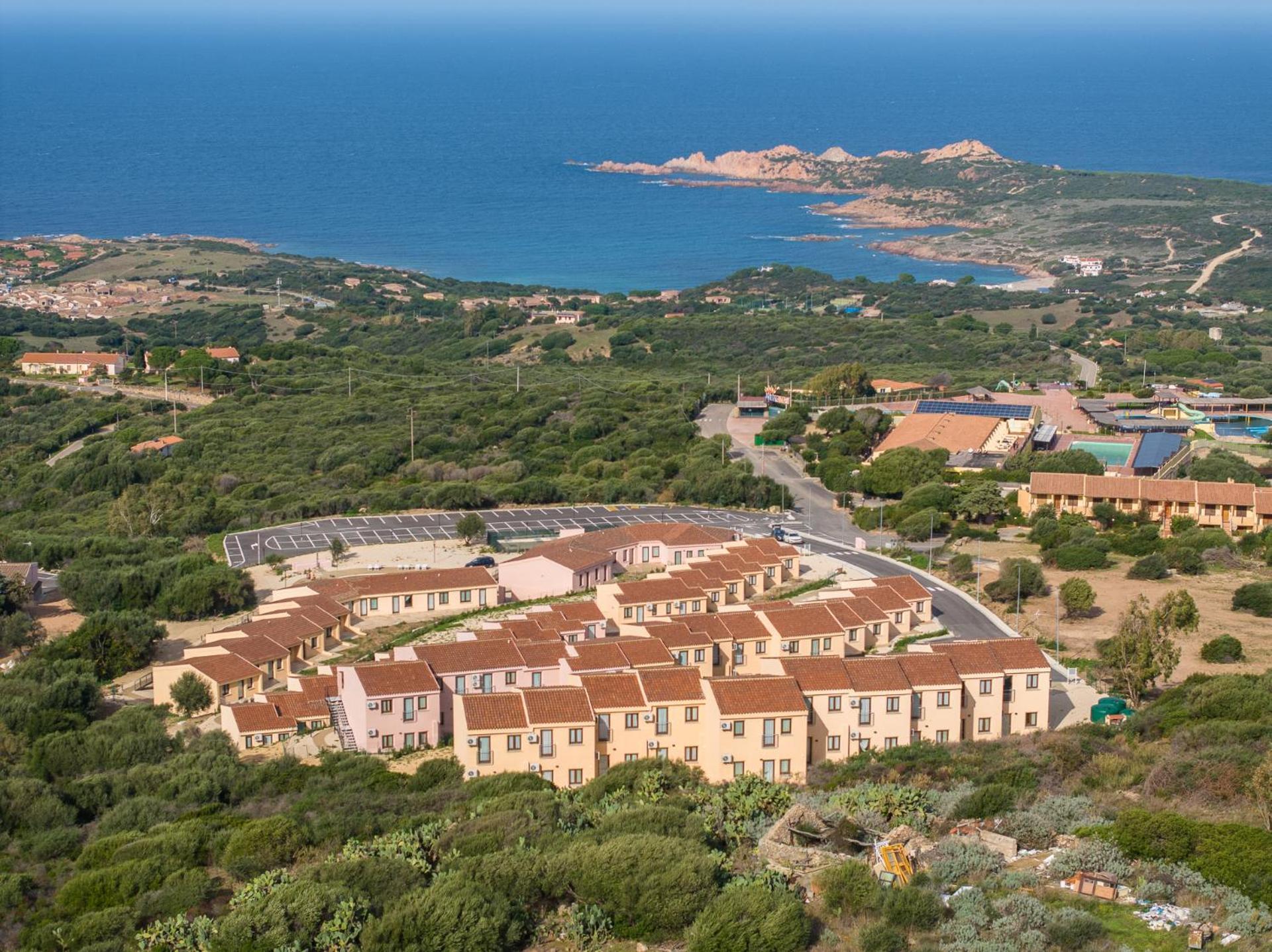 Family Residence Isola Rossa Le Rocce Rosse Exterior photo