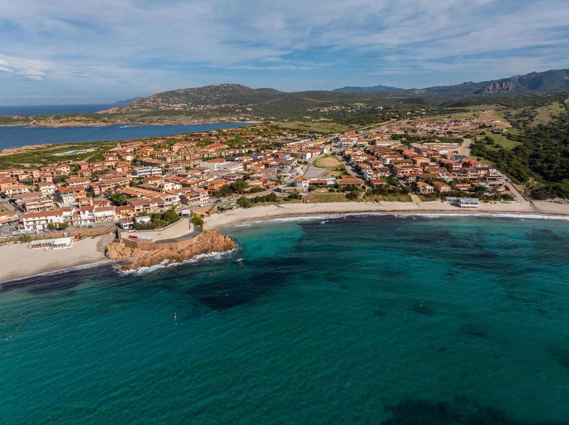 Family Residence Isola Rossa Le Rocce Rosse Exterior photo